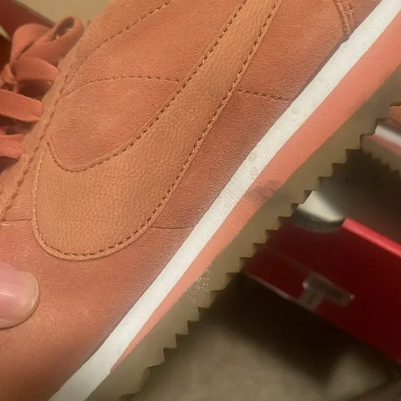 Women’s classic Cortez alc prem. Size 7 women’s. - Picture 11 of 14